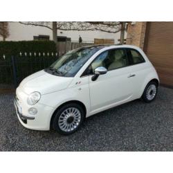 Zeer mooie pastelwitte Fiat 500 1.2 Lounge met SCHUIFDAK