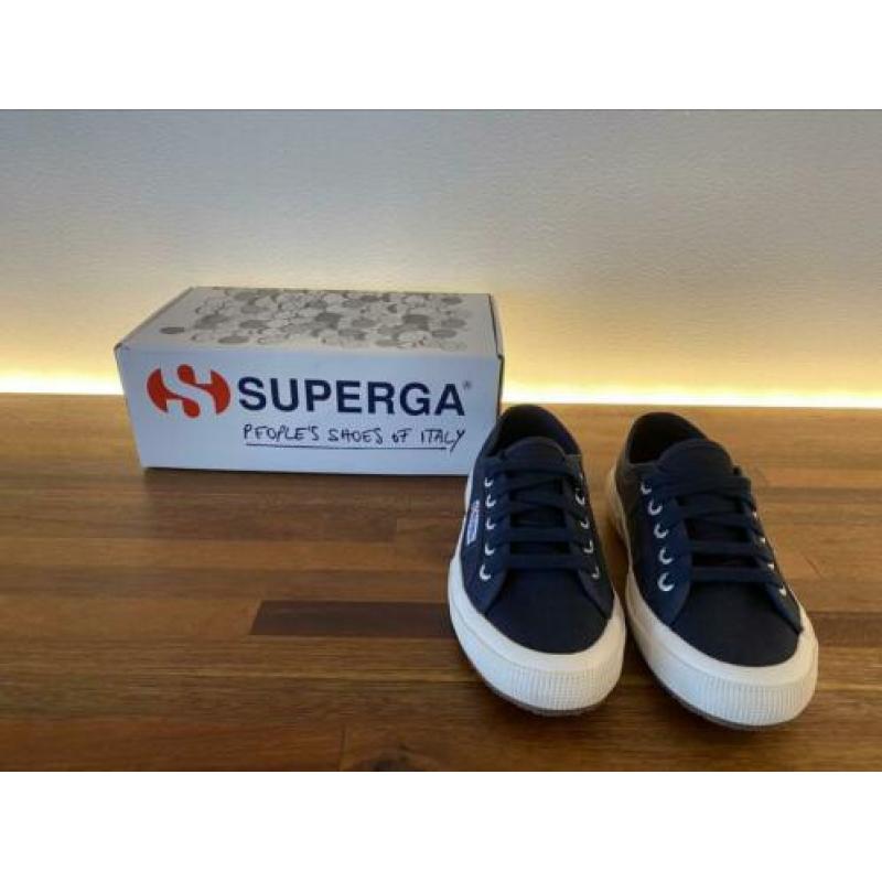 Nieuwe Superga donker blauwe gympen maat 34 nooit gedragen