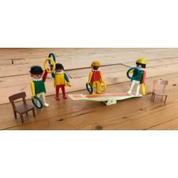 4 Circus Acrobaten playmobil incl 2 stoeltjes en Balancewip