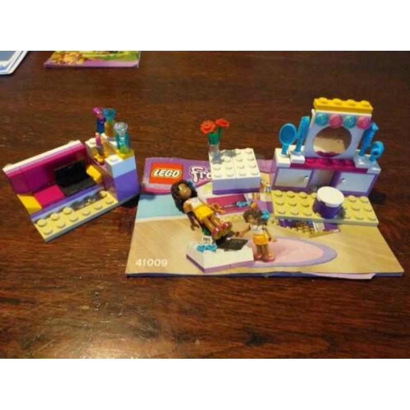 Zes complete setjes lego friends.