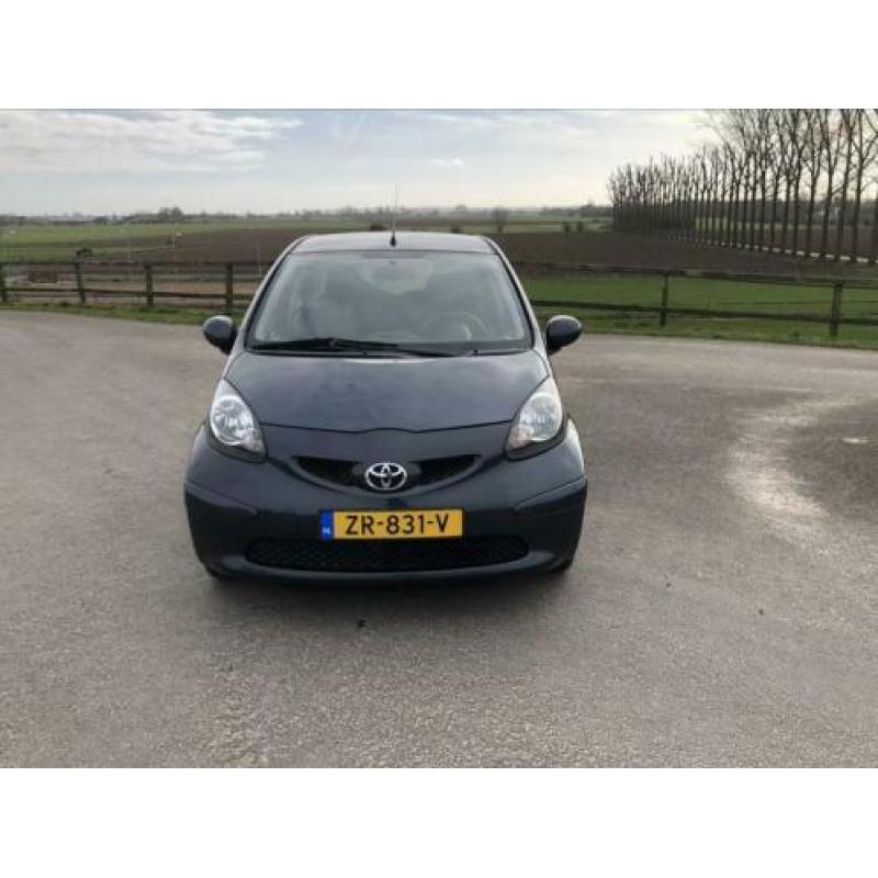 Toyota Aygo 1.0 12V Airco 5DRS 2007 Grijs 97750km mooie auto