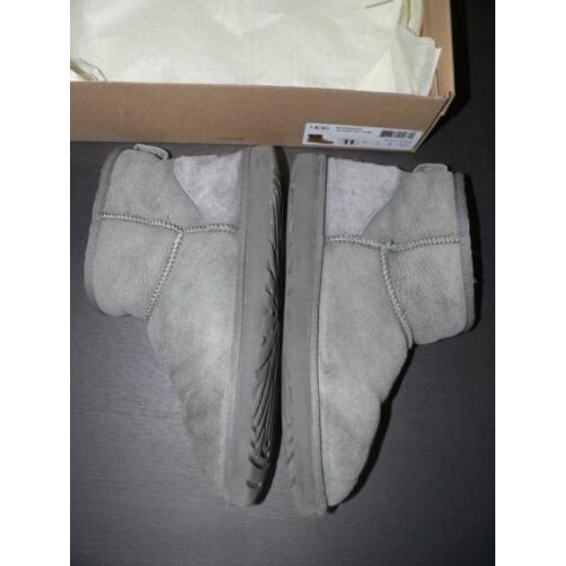 UGG - Maat 41 - Origineel - Classic Short - Uggs - Grijs