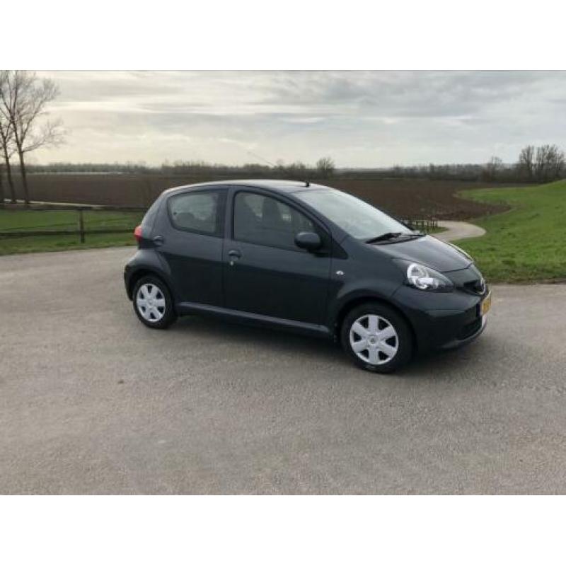 Toyota Aygo 1.0 12V Airco 5DRS 2007 Grijs 97750km mooie auto