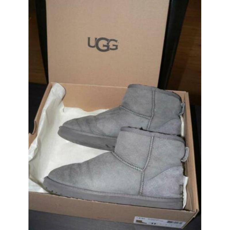 UGG - Maat 41 - Origineel - Classic Short - Uggs - Grijs