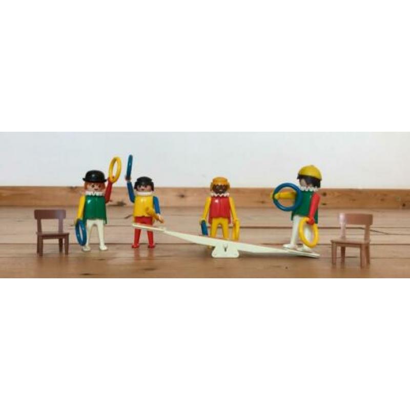 4 Circus Acrobaten playmobil incl 2 stoeltjes en Balancewip