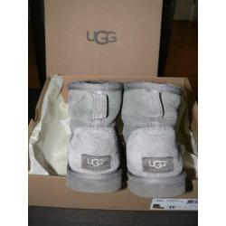 UGG - Maat 41 - Origineel - Classic Short - Uggs - Grijs