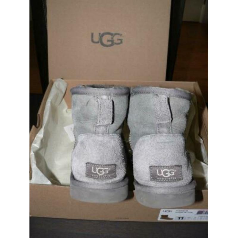 UGG - Maat 41 - Origineel - Classic Short - Uggs - Grijs