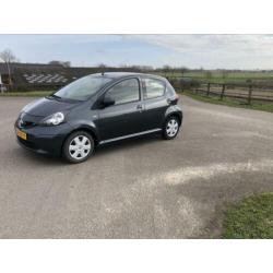 Toyota Aygo 1.0 12V Airco 5DRS 2007 Grijs 97750km mooie auto