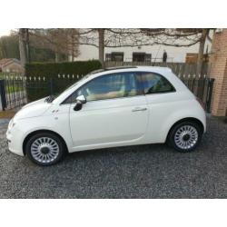 Zeer mooie pastelwitte Fiat 500 1.2 Lounge met SCHUIFDAK