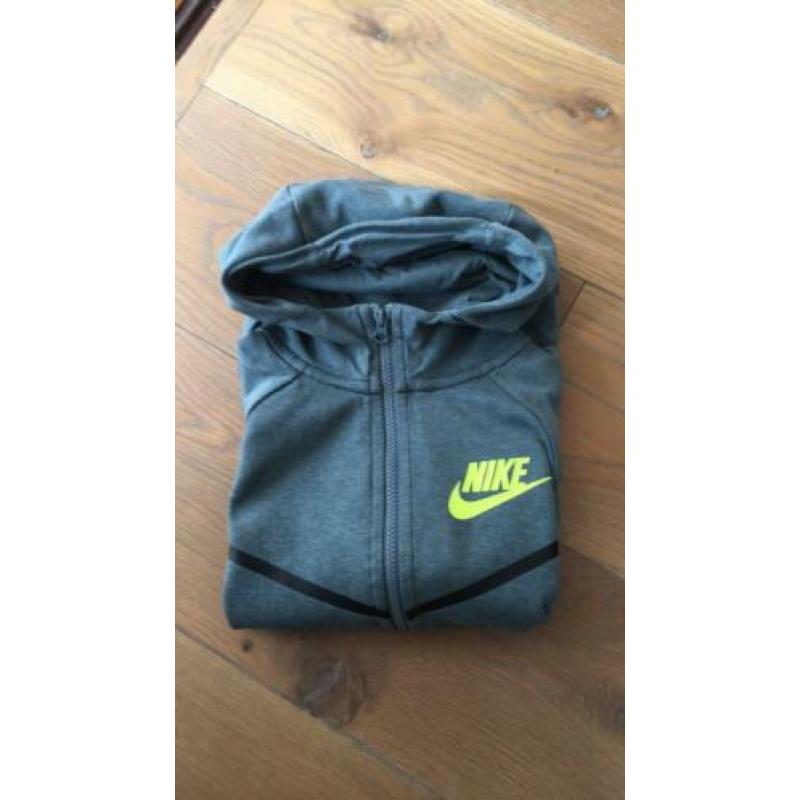 Nike tech fleece