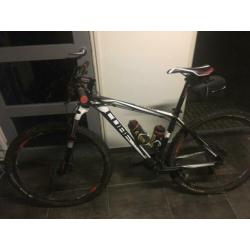 Mountainbiken Cube attention 29er 19 inch