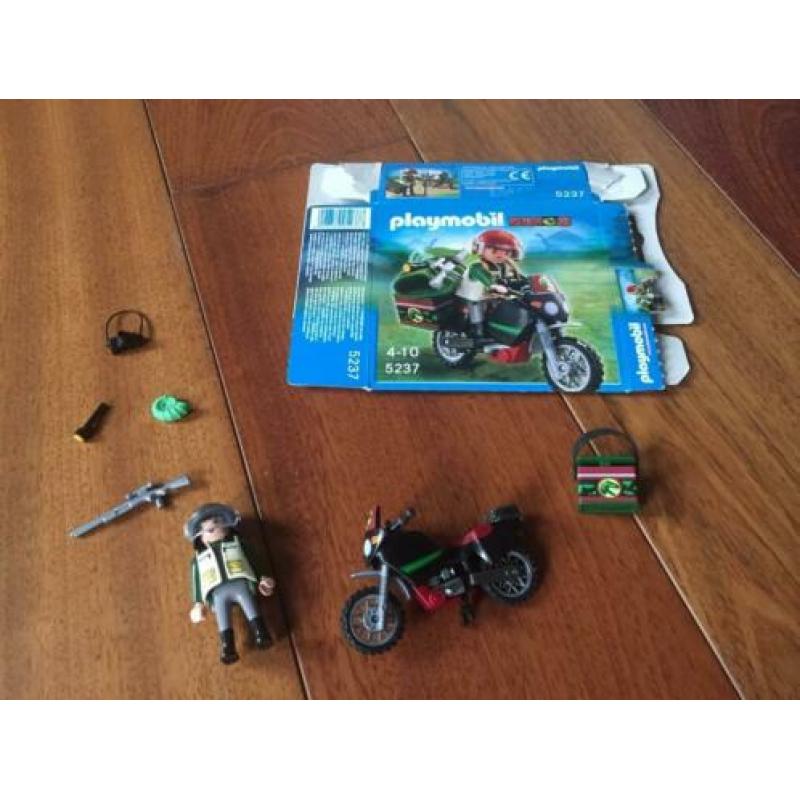 Playmobil 5237 - Dino: wetenschapper + motor