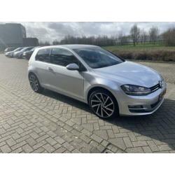 Volkswagen Golf 1.6 TDI 77KW DSG 3D 2013 Grijs Nieuwe APK