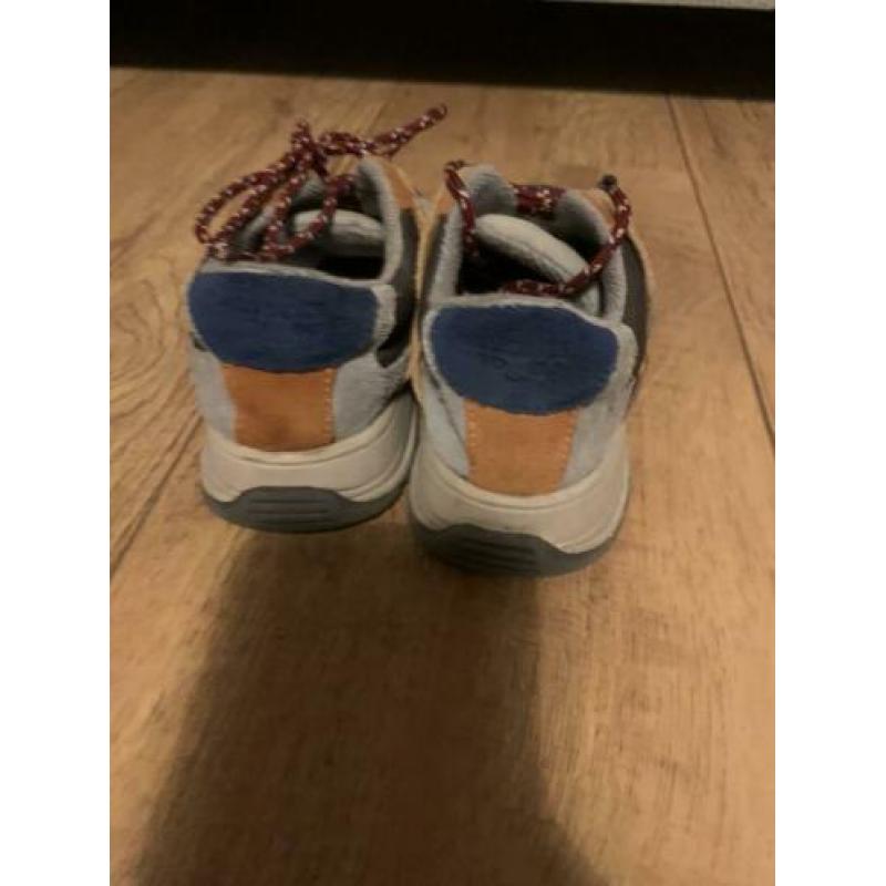 Zara sneakers maat 25