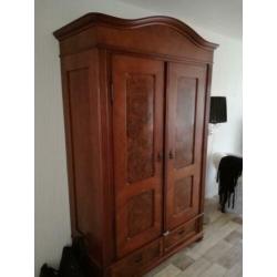 mooie antieke kast. bieden vanaf 750 €