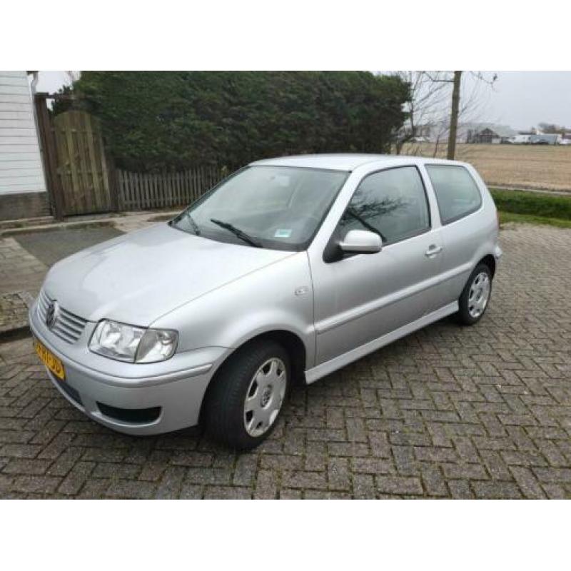 Volkswagen Polo 1.4 55KW 2001 Grijs