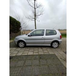 Volkswagen Polo 1.4 55KW 2001 Grijs