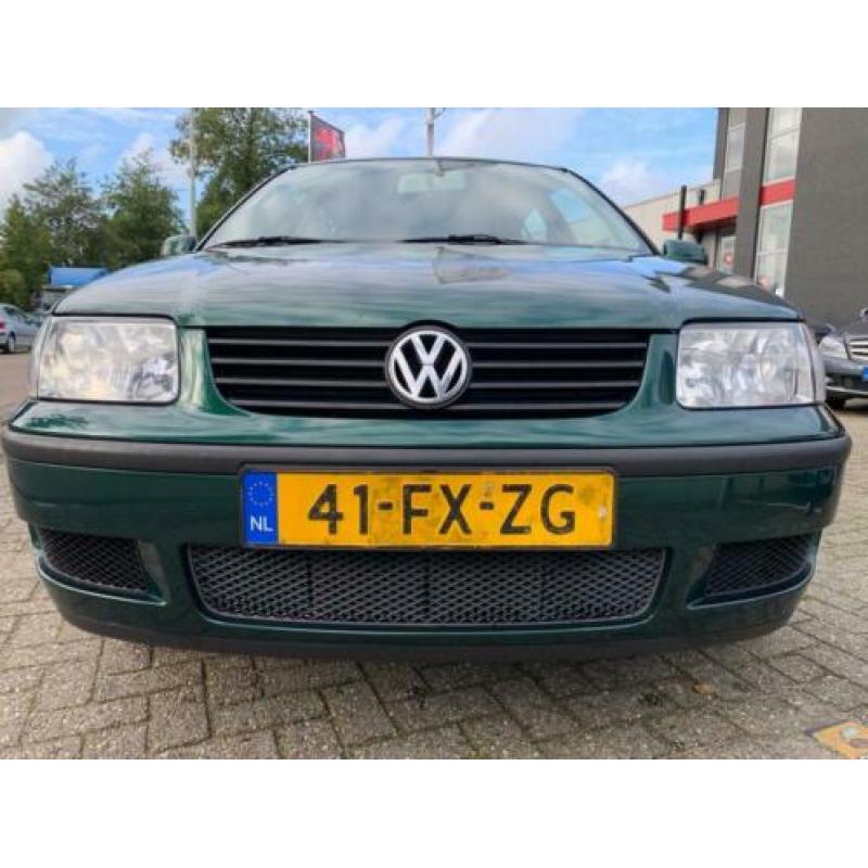 Volkswagen Polo 1.4-16V Trendline 5 deurs Nieuwe APK Groen