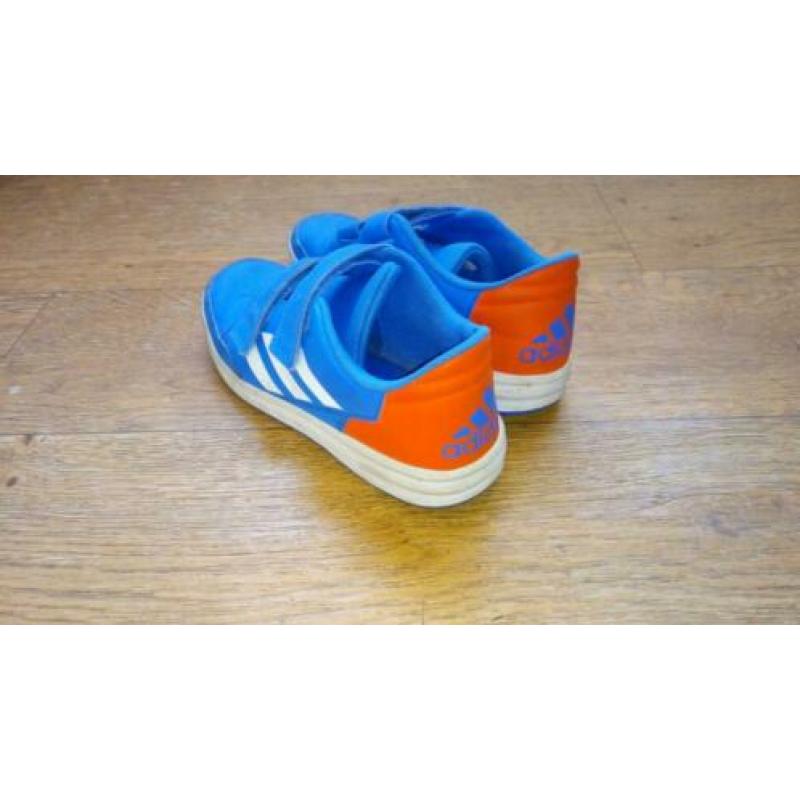 schoenen van Adidas maat 36 2/3