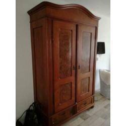 mooie antieke kast. bieden vanaf 750 €