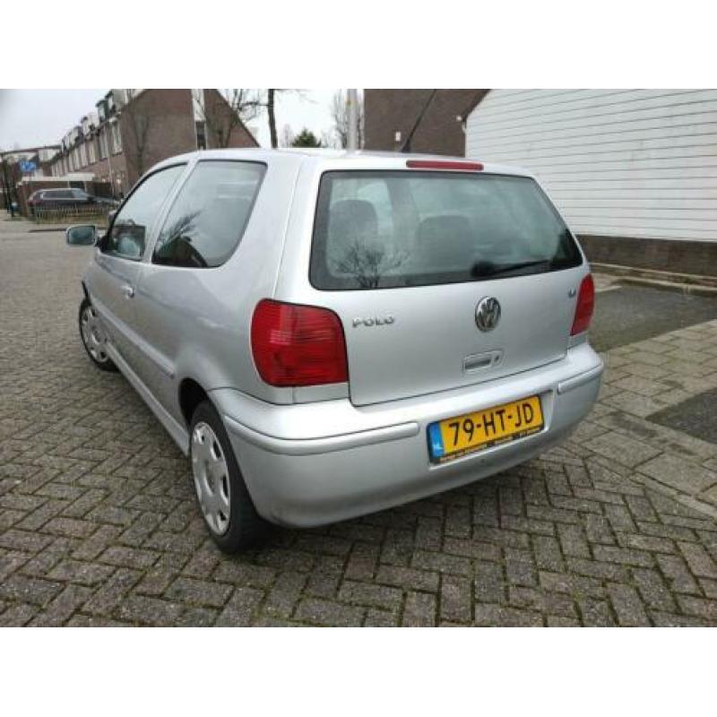 Volkswagen Polo 1.4 55KW 2001 Grijs