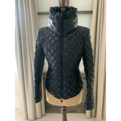 Moncler jas maat 40