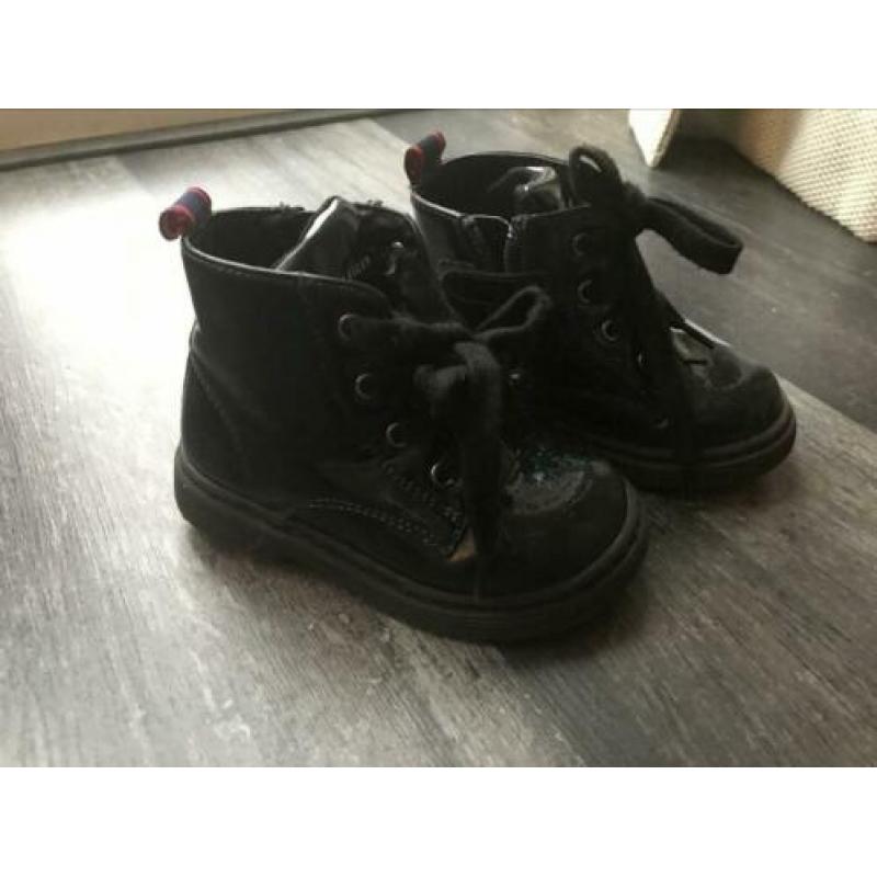 Tommy hilfiger schoenen maat 22