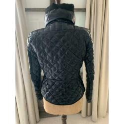 Moncler jas maat 40