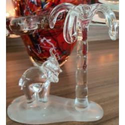 Beeld sculptuur olifant met palmboom helder kristal