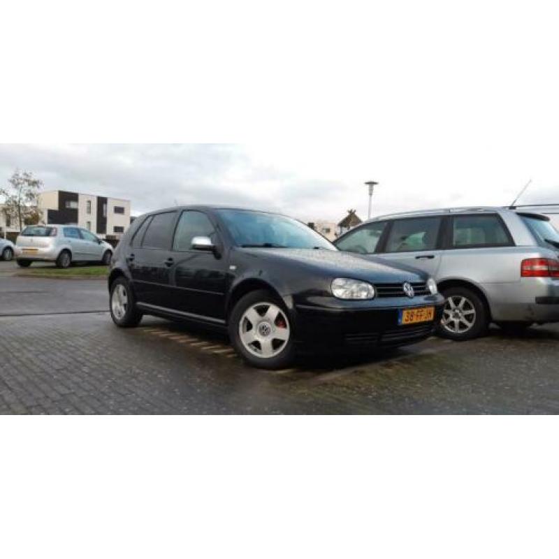 Volkswagen Golf 1.6 74KW 2000 Zwart