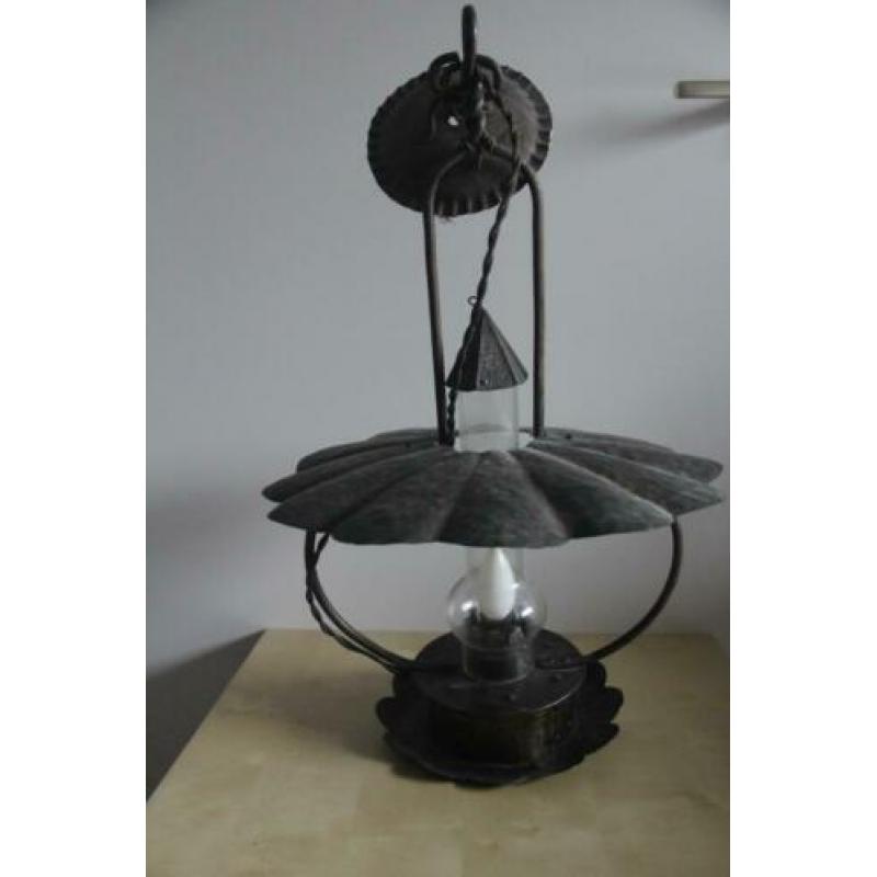 Antieke olielamp – hanglamp nu elektrisch 220v