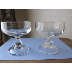 Zes mooie heldere vintage cocktail coupes - stam met knop