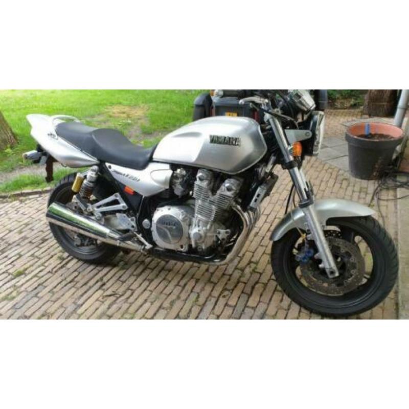 Yamaha XJR1300 van 2001