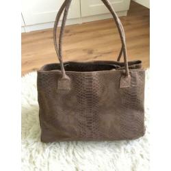 Nieuw! Leren tas met slangenprint, bruin/taupe