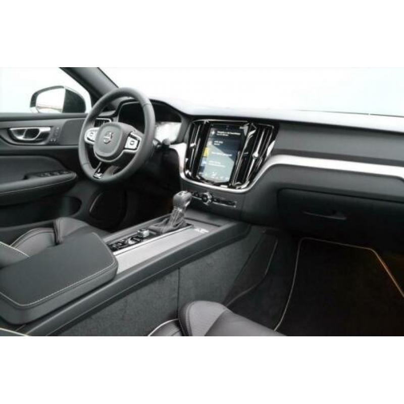 Volvo S60 New T4 190pk Geartronic R-Design Intellisafe Pro P