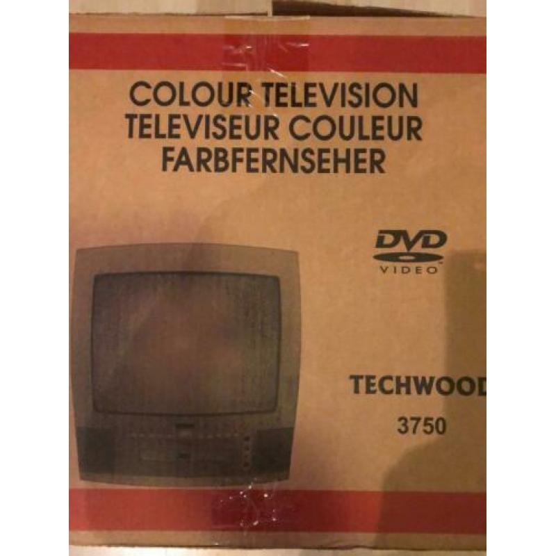 Techwood 3700 kleurentelevisie met DVD speler