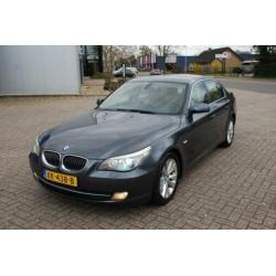 BMW 5-serie 523i facelift LCI, LEER AUTOMAAT, PDC