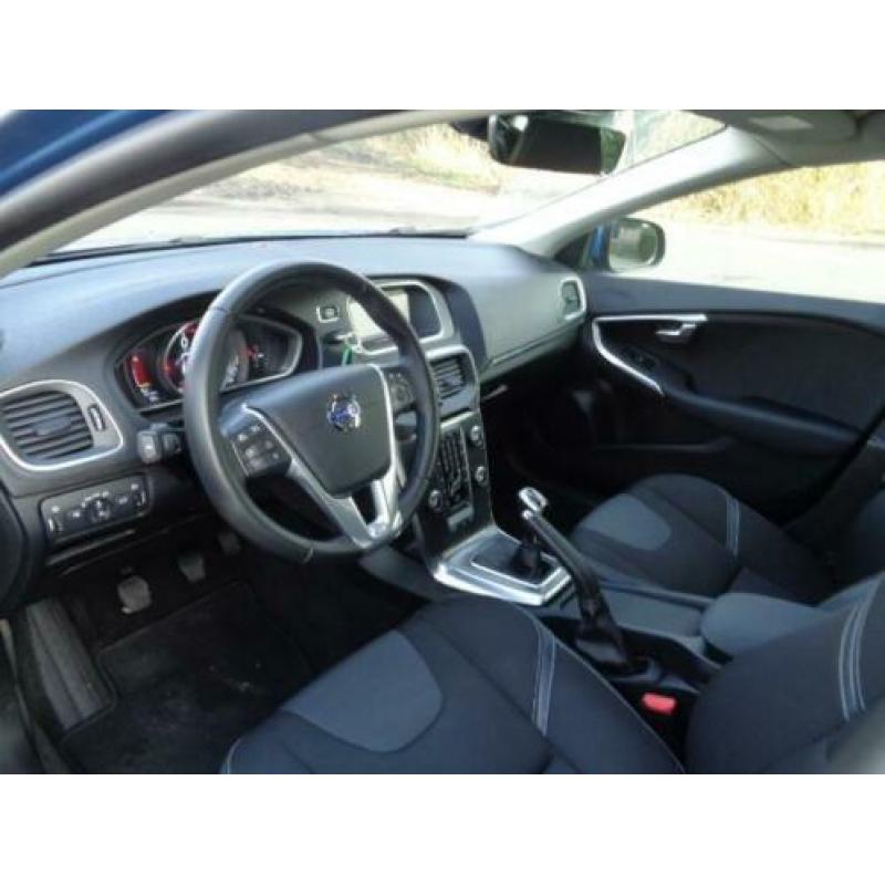 Volvo V40 2.0 D2 MOM BNS.NAVI/PDC/ECC/LMV/CR-CONTROL