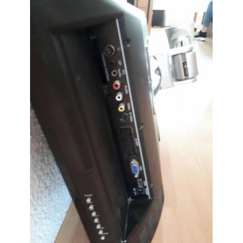 Salora LCD tv 1922ci 19 inch met ophangbeugel