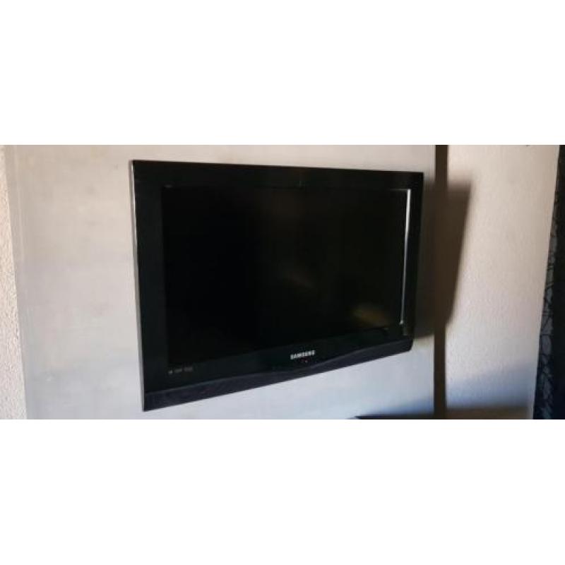 Tv samsung le26c350