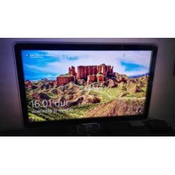 Philips Ambilight Cineos 47PFL9703D/10 SPECTRA LCD TV.