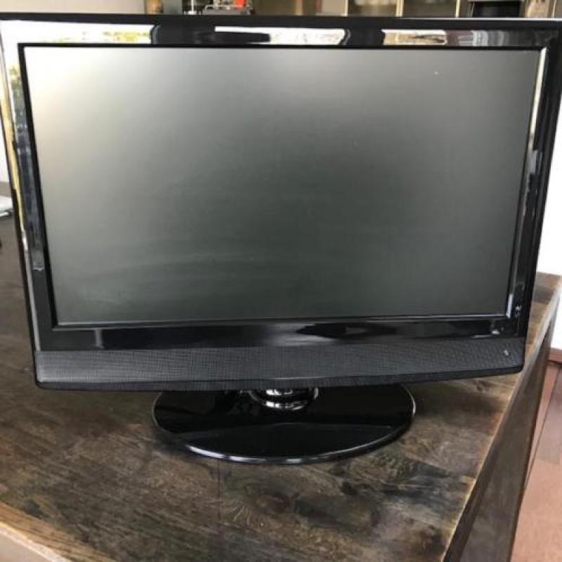 Q Media 22 inch LCD TV MET DVD SPELER