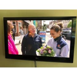 LG Plasma tv 42 Inch