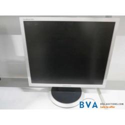 Online veiling: 3 Samsung monitoren (2x) SyncMaster 940N / (