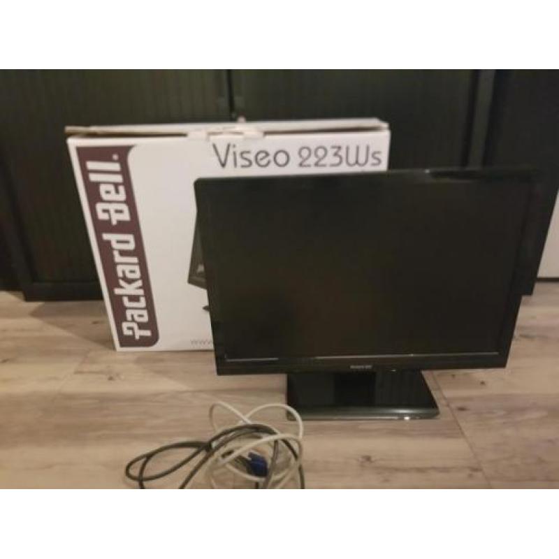 Packerd Bell monitor 55 cm, met stereo, voedingkabel en vga