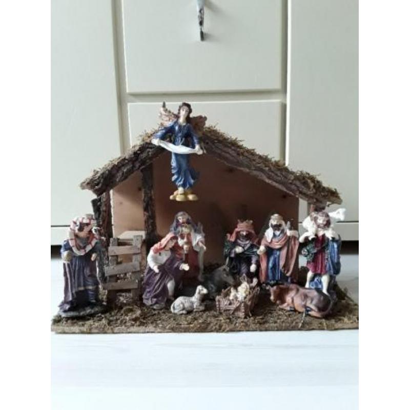 Kerststal met figuren 43,5 X 22 X 29,5 cm