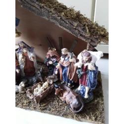 Kerststal met figuren 43,5 X 22 X 29,5 cm