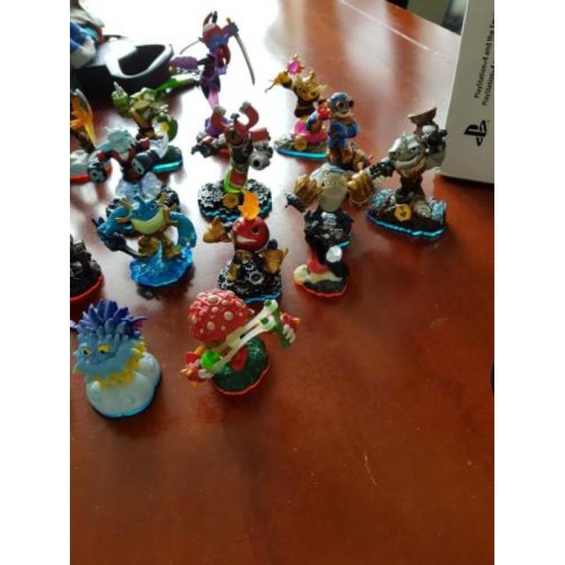 Skylanders complete set