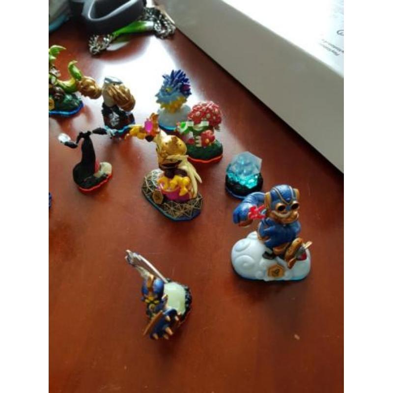 Skylanders complete set